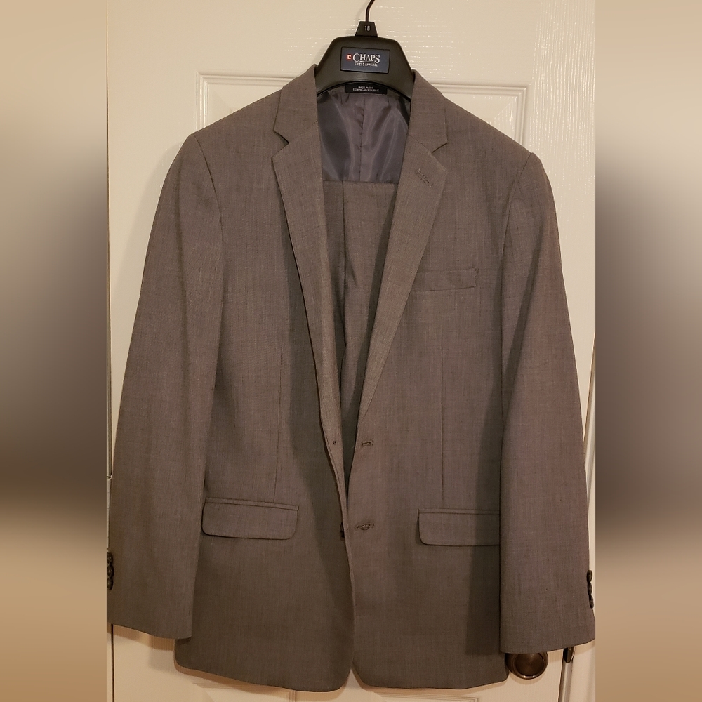 Boy's Chaps 2 piece gray suit, size 18 (reg)